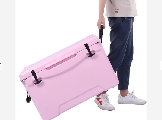 75L 바퀴 달린 회전 성형 쿨러 박스가 PU 단열재와 냉장 용기를 격리했습니다